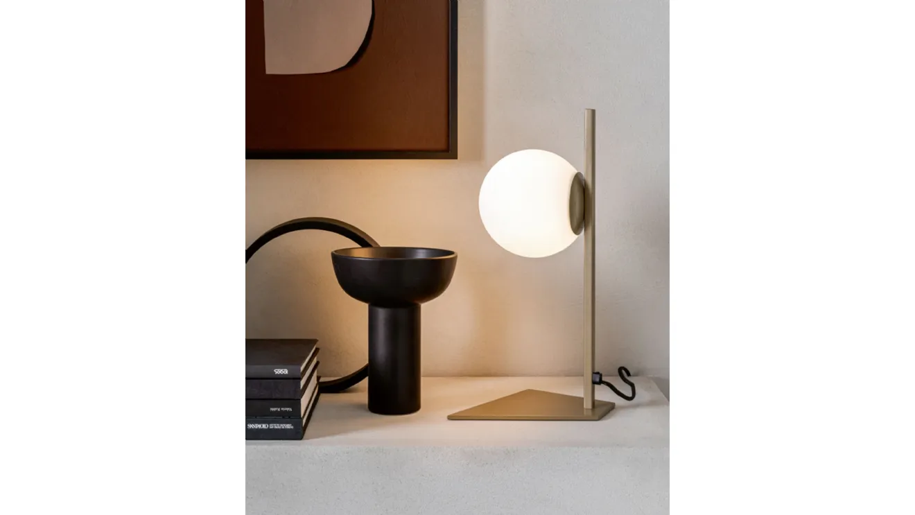 Meridian T table lamp by Riflessi.