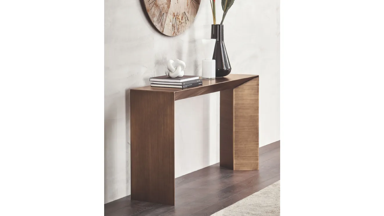 Minimal mobile entry console in painted and brushed metal by Riflessi.