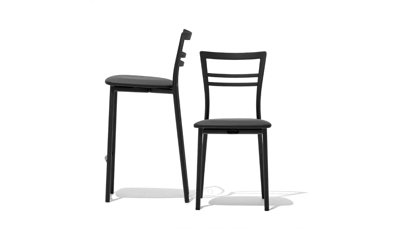 Metal stool Go! with padded seat by Connubia.